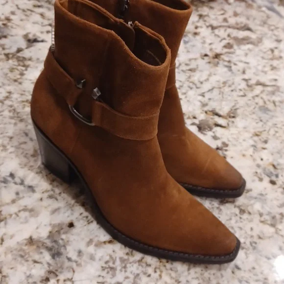 NEW Antonio Melani Tabbie Oiled Suede Mid Heeled Western Buckle Bootie Pecan Pie